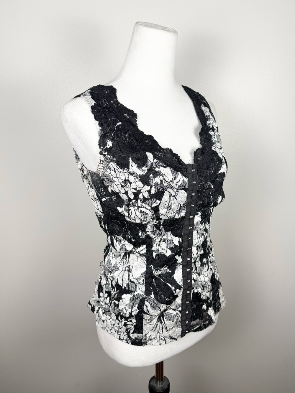VTG Studio Y Lace Corset Style Top